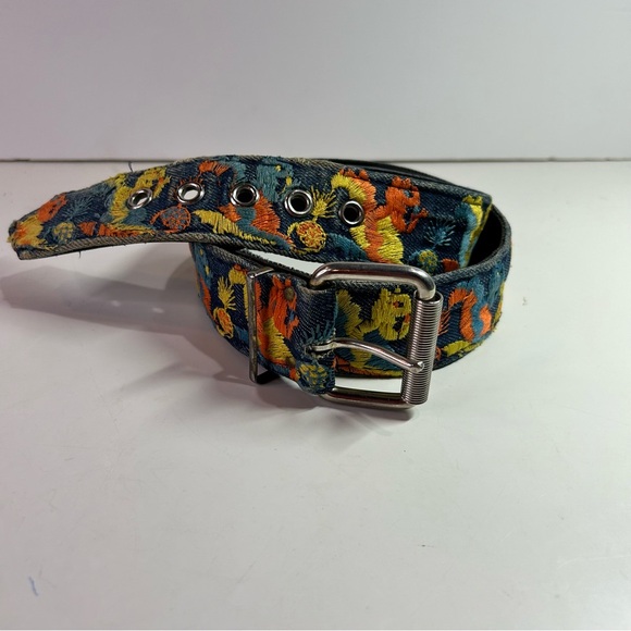 Unique denim belt with colourful embroidered squirrel pattern. Size 34-36. - Picture 9 of 10